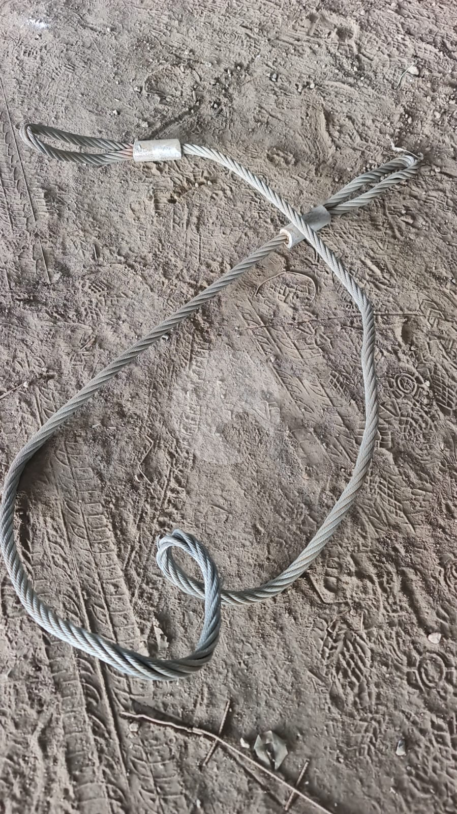 Cable de acero deformado