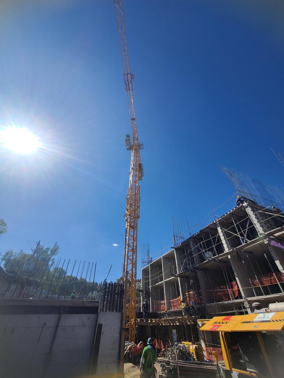 Suministro de equipos para grúa torre con eslingas y estrobos